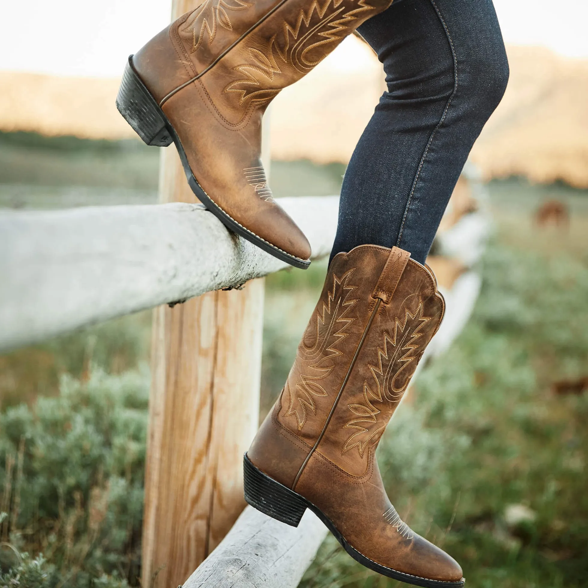 Heritage R Toe Western Boot