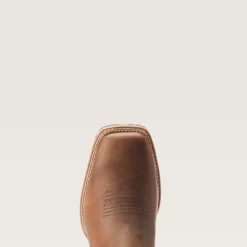 Hybrid Low Boy Wide Square Toe Chelsea Boot