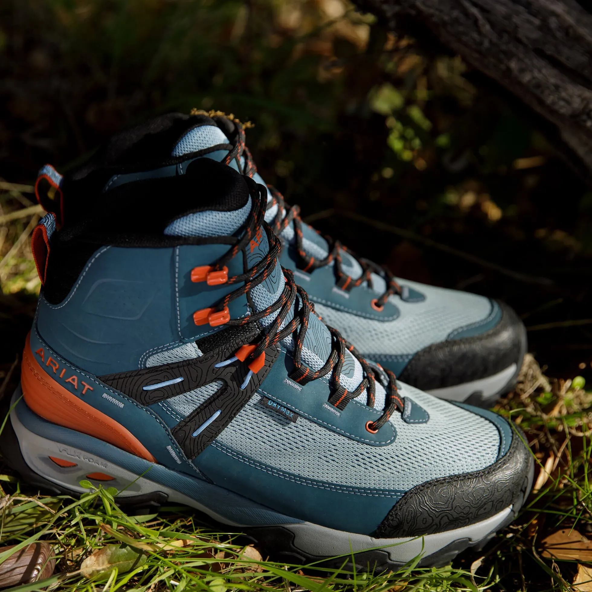 Traverse Mid Waterproof Hiking Boot