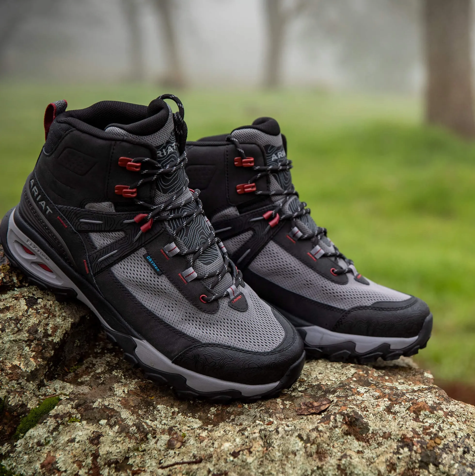 Traverse Mid Waterproof Hiking Boot
